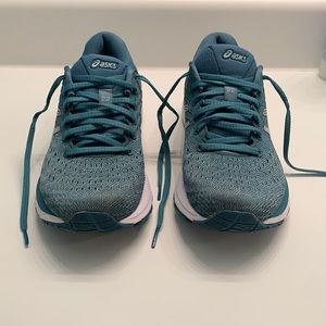 ASICS Women’s Gel Cumulus 22 Running Shoes